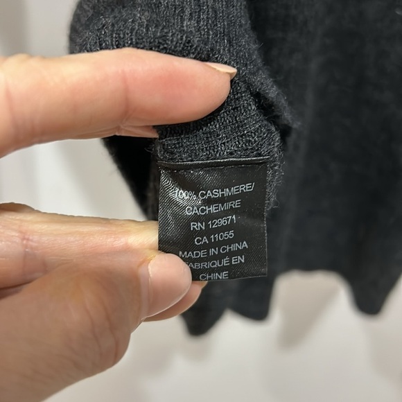 360 Cashmere Dorothy Off Shoulder Cashmere Sweater in  Charcoal Grey - Picture 5 of 8